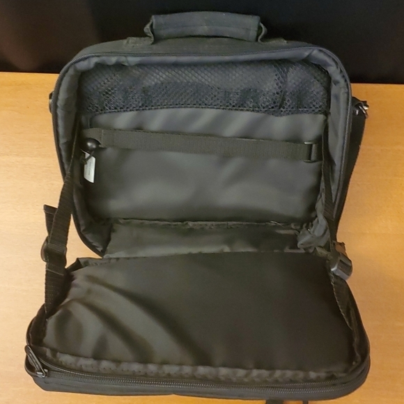 Targus Mini Laptop Bag - Picture 3 of 4